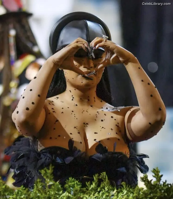 Nicki Minaj photo 18 of 983