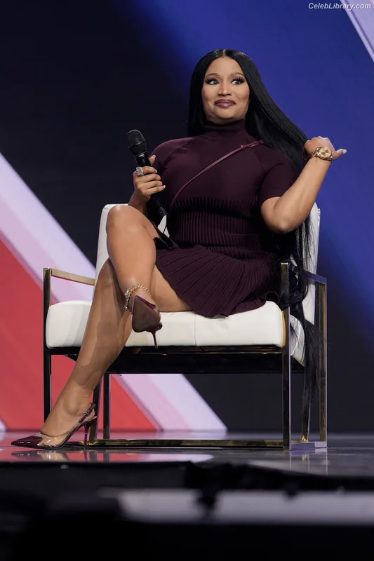 Nicki Minaj photo 6 of 983