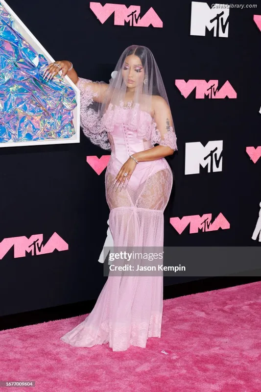 Nicki Minaj photo 1 of 983