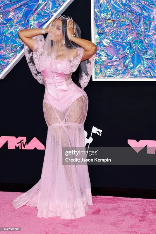 Nicki Minaj photo 3 of 983