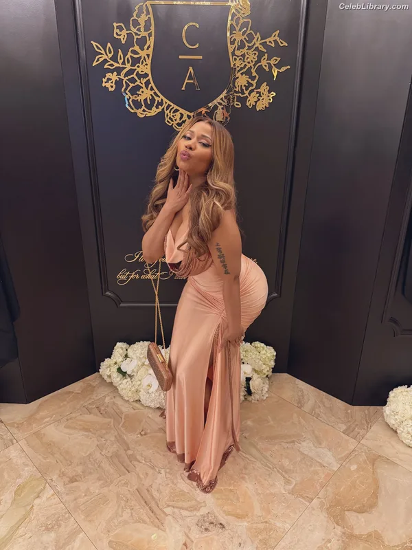 Nicki Minaj photo 9 of 983