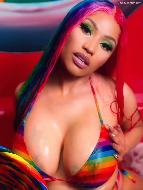 Nicki Minaj photo 19 of 983