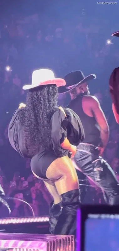 Nicki Minaj photo 23 of 983