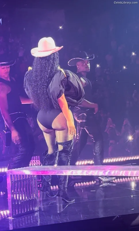 Nicki Minaj photo 2 of 983
