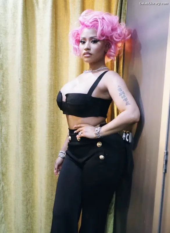 Nicki Minaj photo 4 of 983
