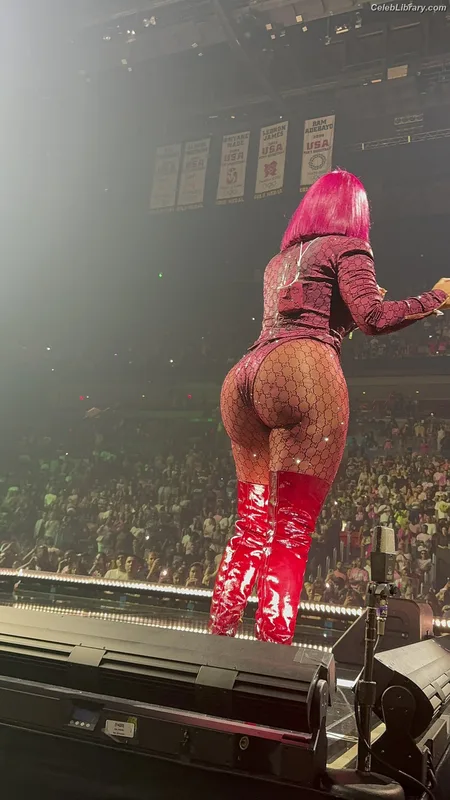 Nicki Minaj photo 22 of 983