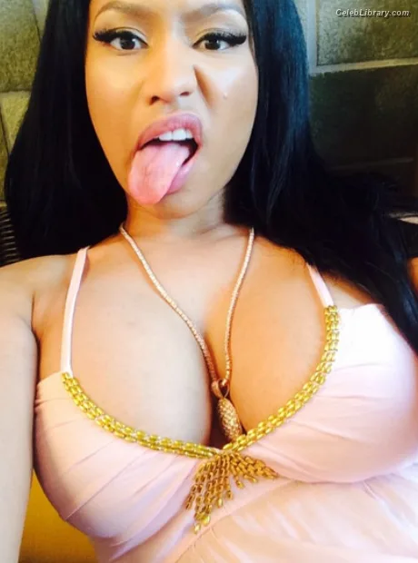 Nicki Minaj photo 1 of 983