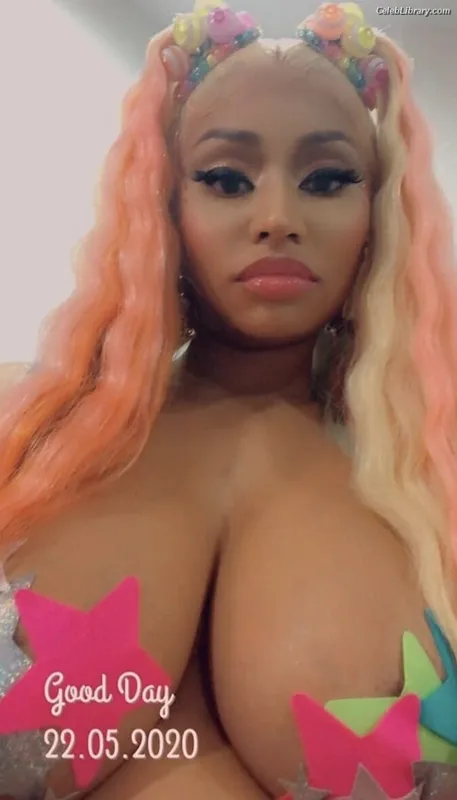 Nicki Minaj photo 5 of 983