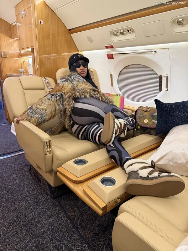 Nicki Minaj photo 12 of 983