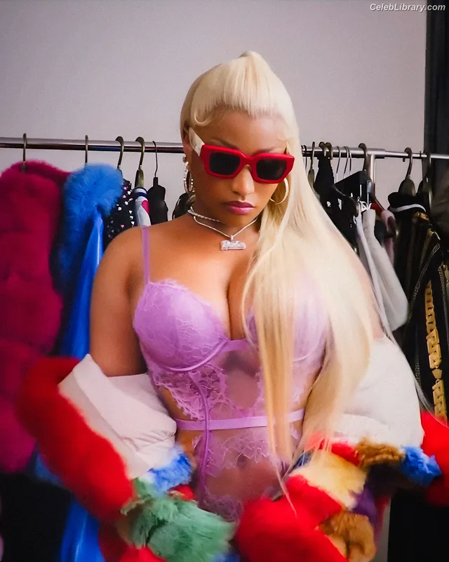 Nicki Minaj photo 16 of 983