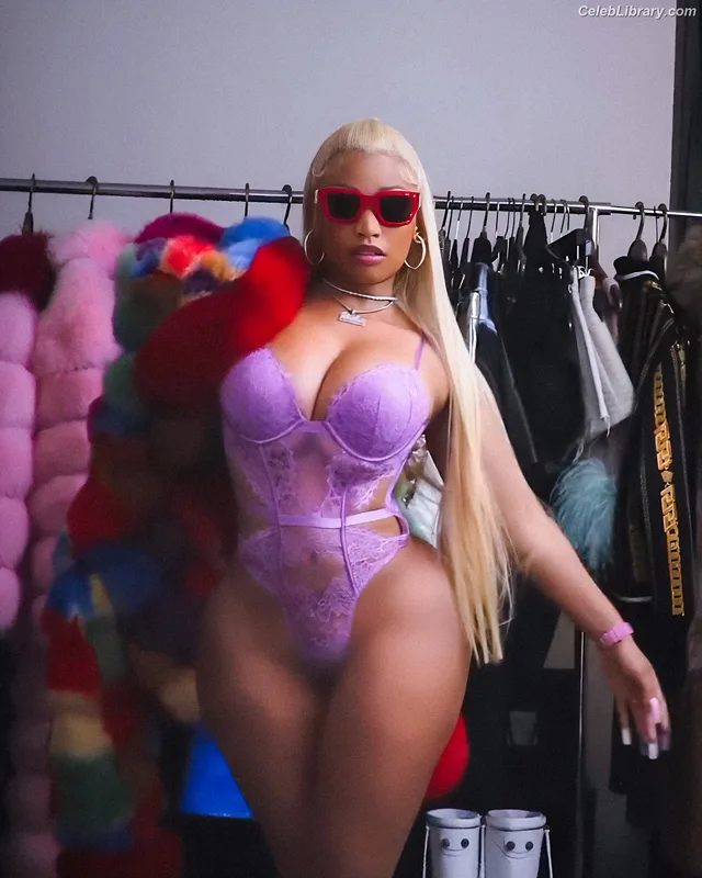 Nicki Minaj photo 18 of 983