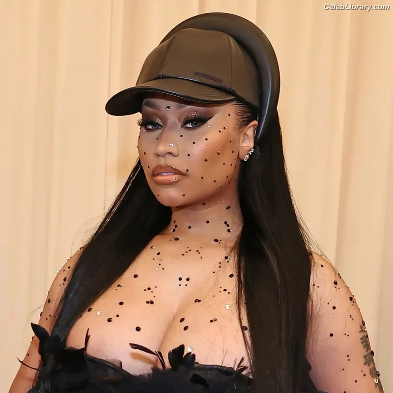 Nicki Minaj photo 5 of 983
