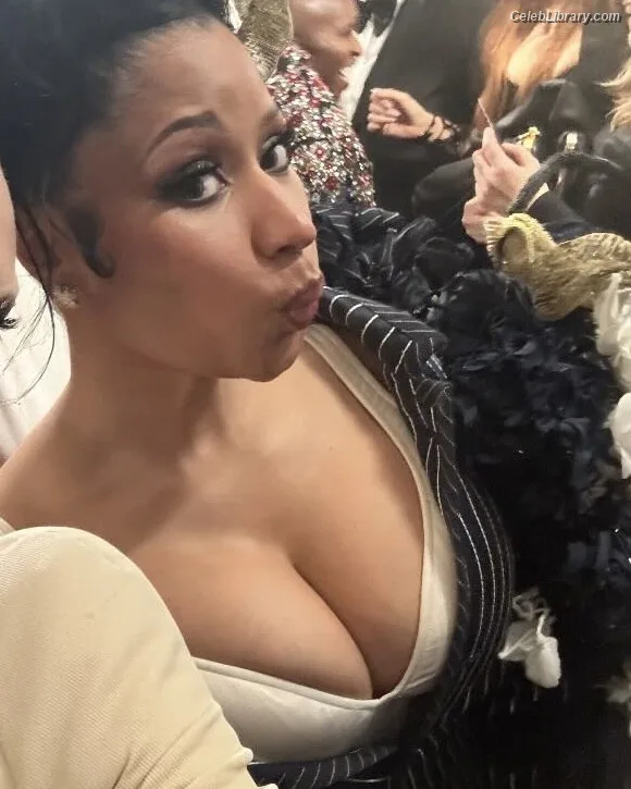 Nicki Minaj photo 9 of 983