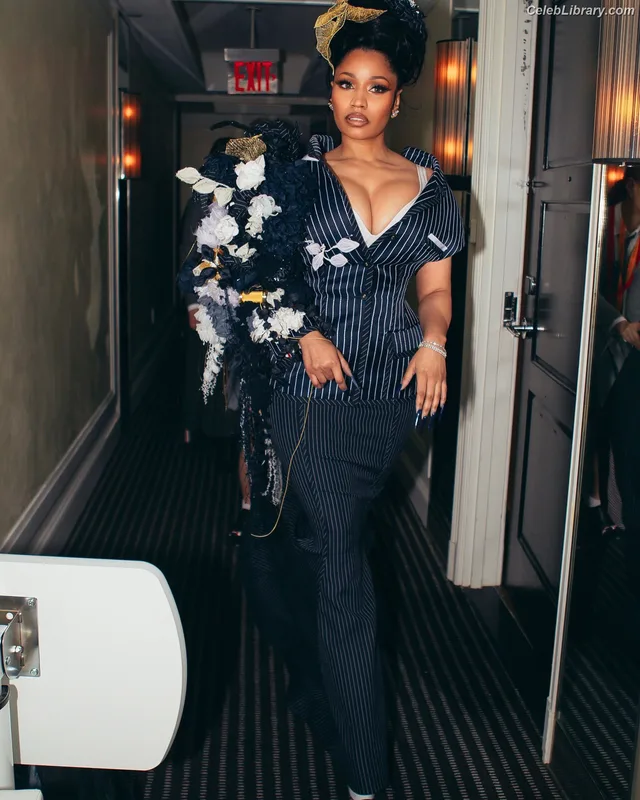 Nicki Minaj photo 15 of 983
