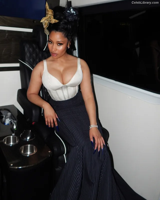 Nicki Minaj photo 19 of 983