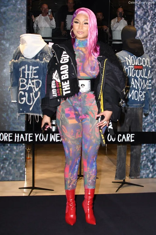 Nicki Minaj photo 3 of 983