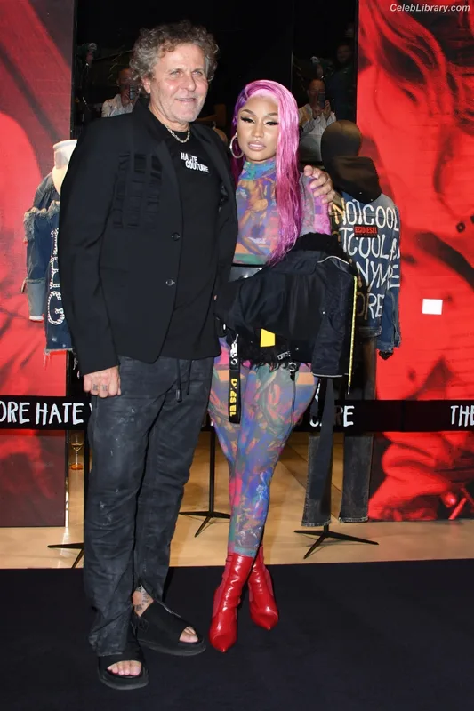 Nicki Minaj photo 8 of 983