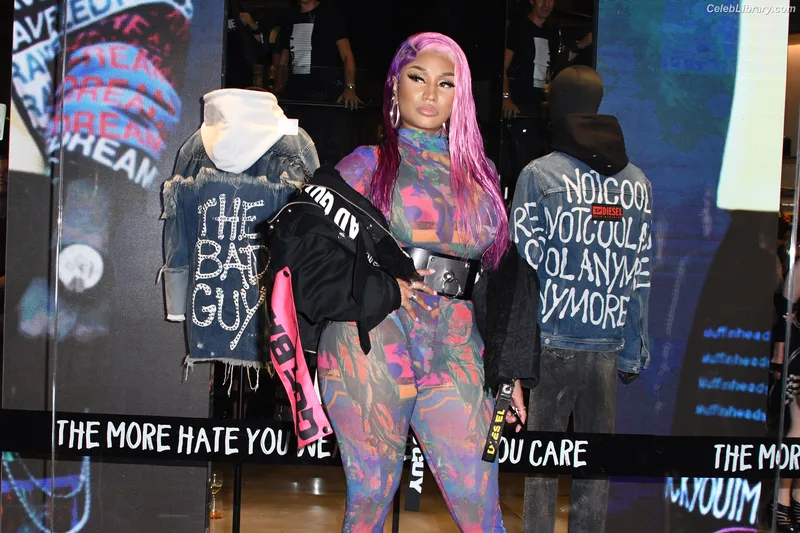 Nicki Minaj photo 4 of 983