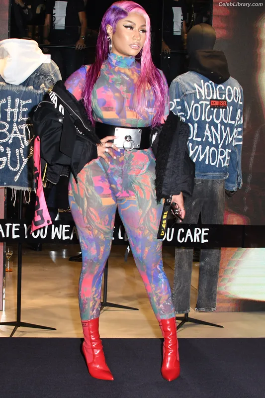 Nicki Minaj photo 6 of 983