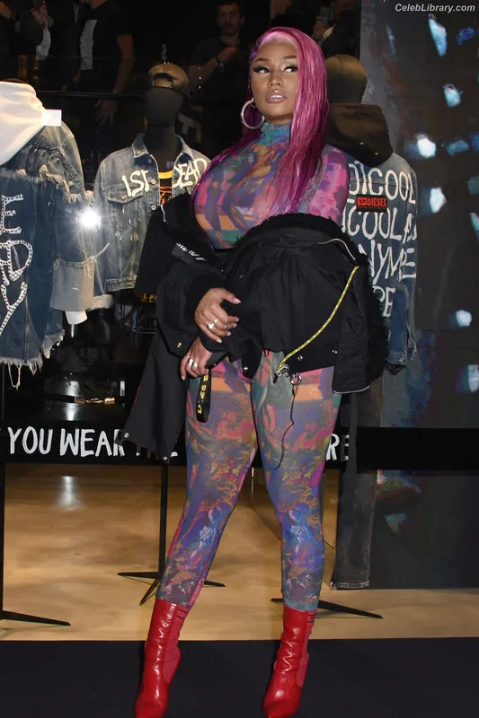Nicki Minaj photo 12 of 983