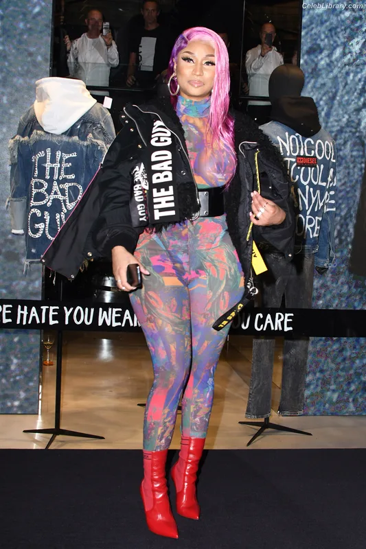 Nicki Minaj photo 16 of 983