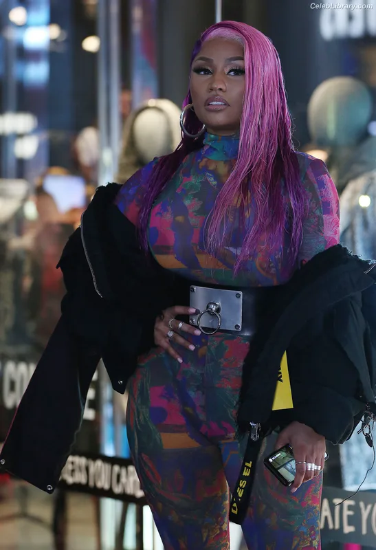 Nicki Minaj photo 16 of 983