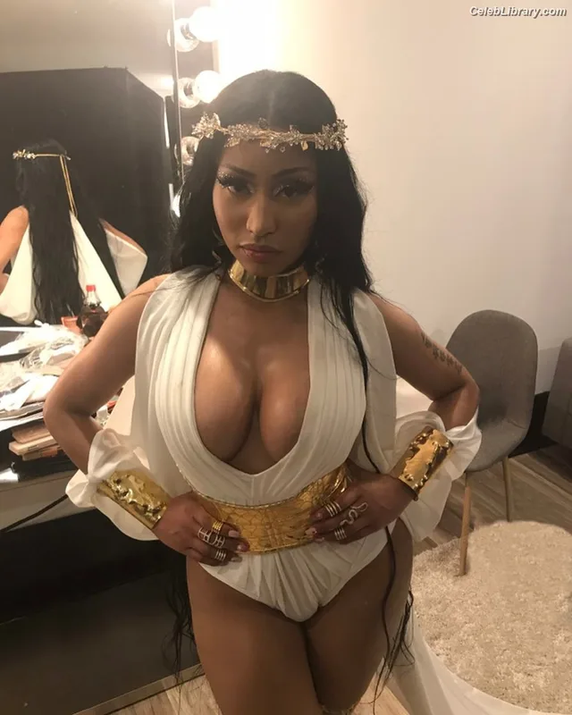 Nicki Minaj photo 2 of 983