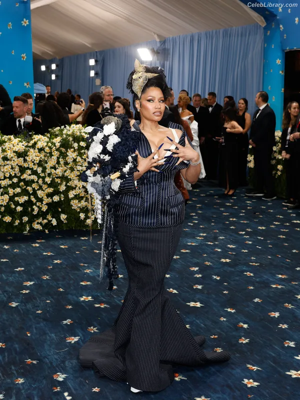 Nicki Minaj photo 7 of 983