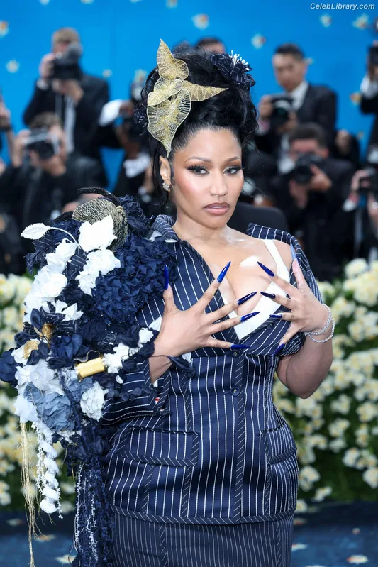 Nicki Minaj photo 1 of 983