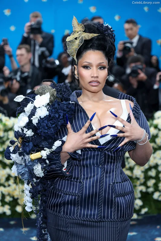 Nicki Minaj photo 3 of 983