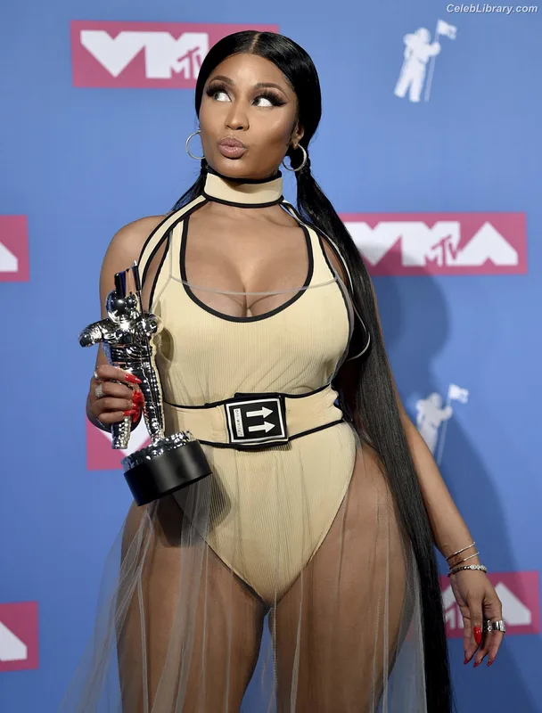 Nicki Minaj photo 4 of 983