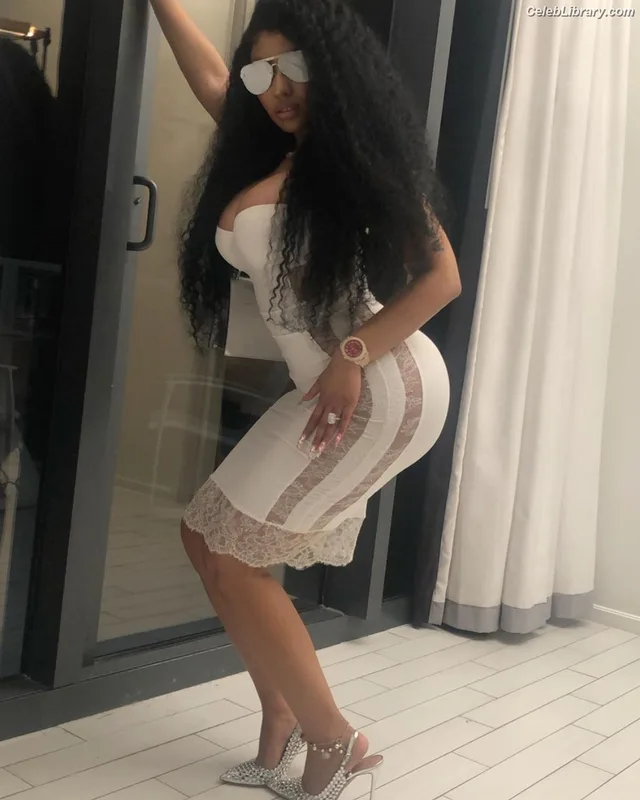 Nicki Minaj photo 10 of 983
