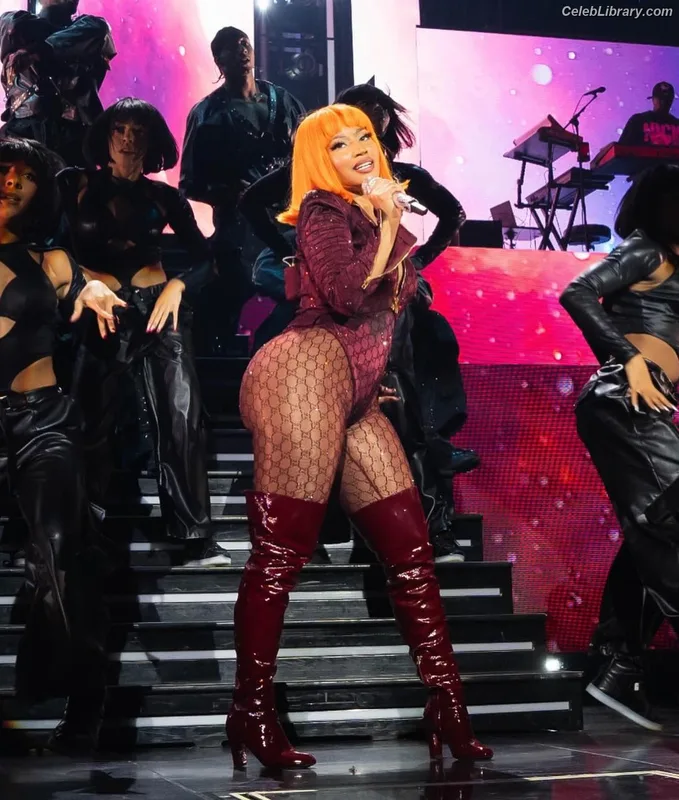 Nicki Minaj photo 10 of 983