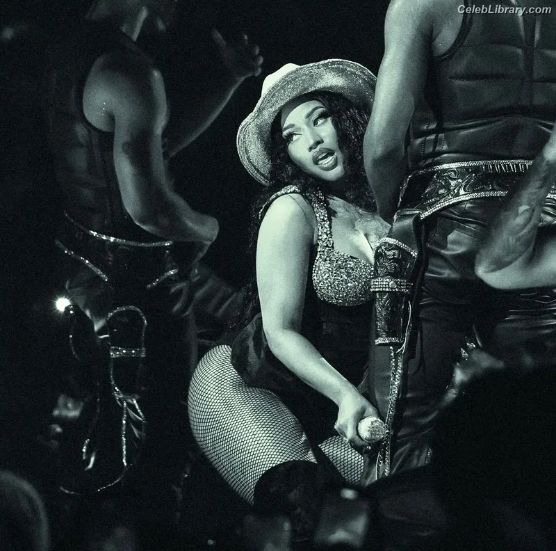 Nicki Minaj photo 12 of 983