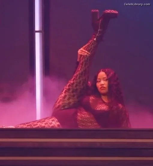 Nicki Minaj photo 21 of 983