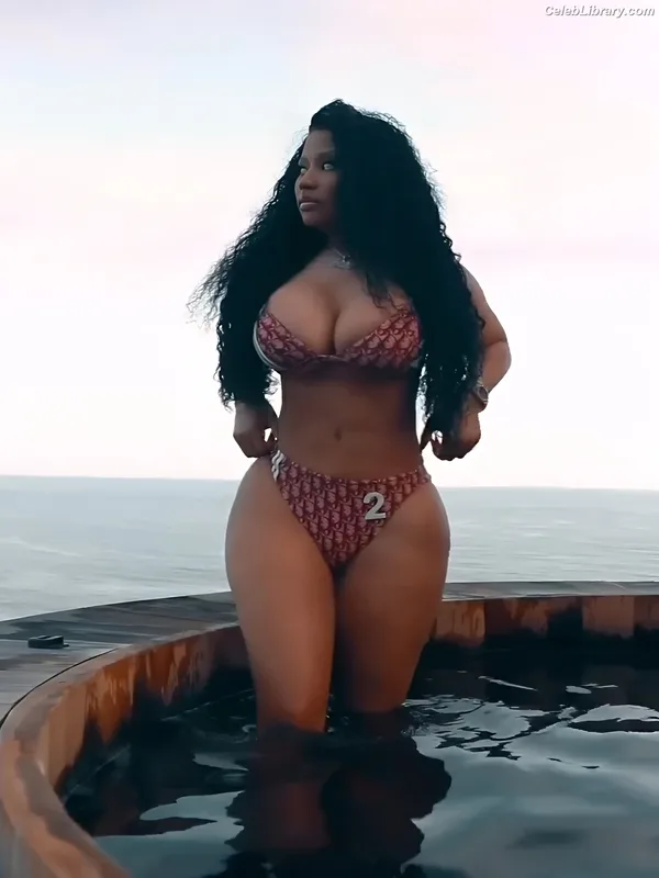 Nicki Minaj photo 8 of 983