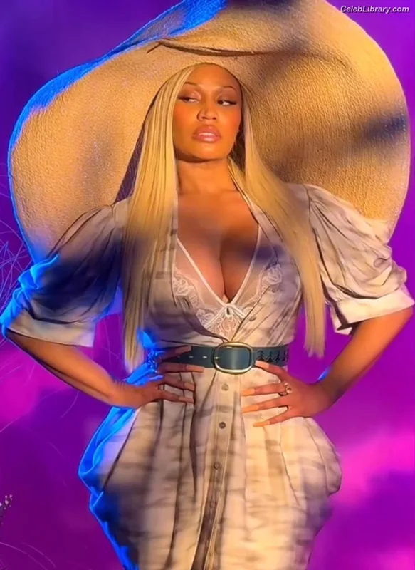 Nicki Minaj photo 10 of 983
