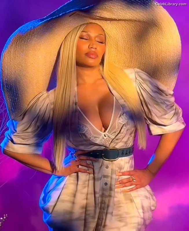 Nicki Minaj photo 12 of 983