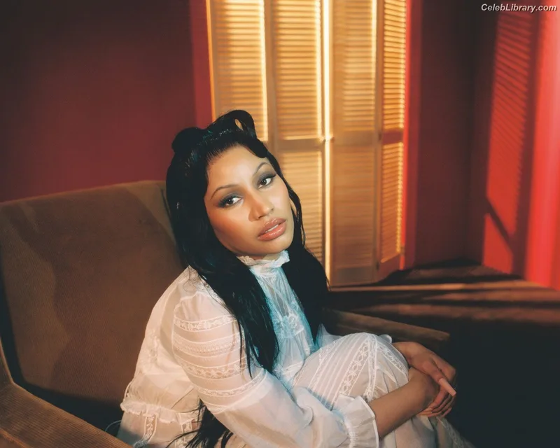 Nicki Minaj photo 16 of 983