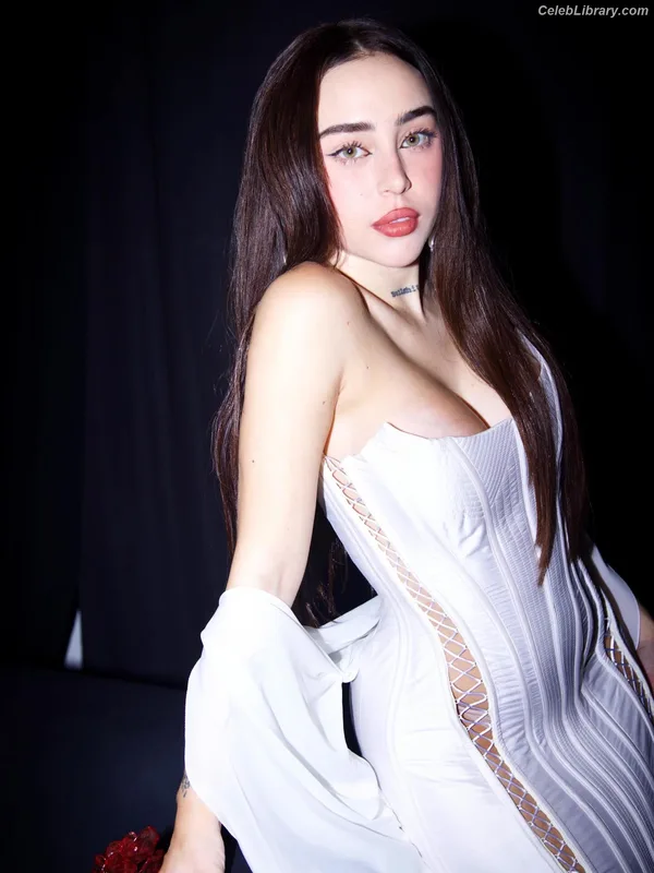 nicki nicole photo 13 of 262