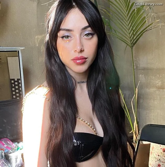 nicki nicole photo 1 of 262