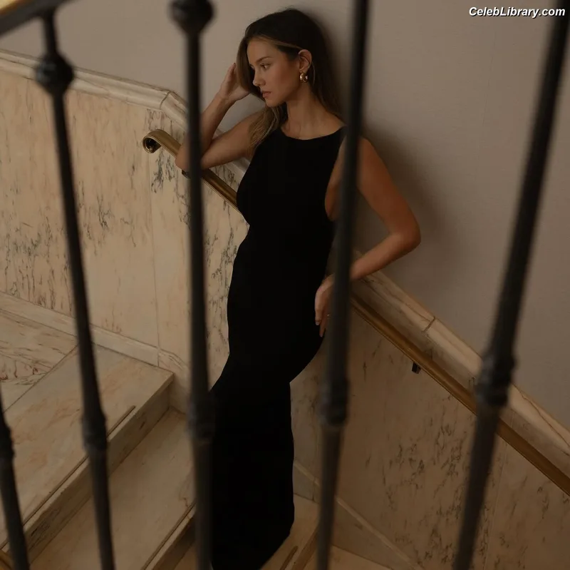 Nicola Cavanis photo 21 of 2358