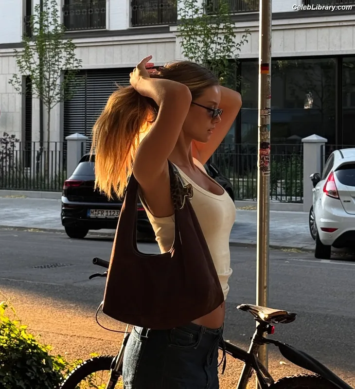Nicola Cavanis photo 15 of 2358