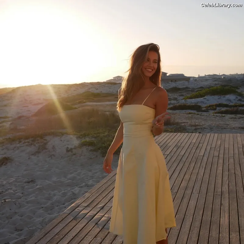 Nicola Cavanis photo 17 of 2358
