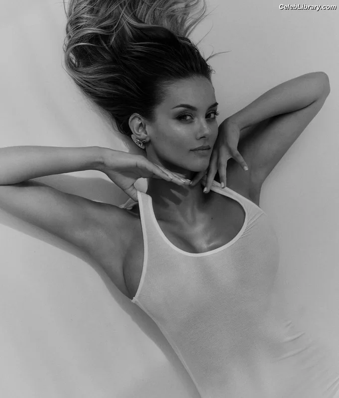 Nicola Cavanis photo 11 of 2358