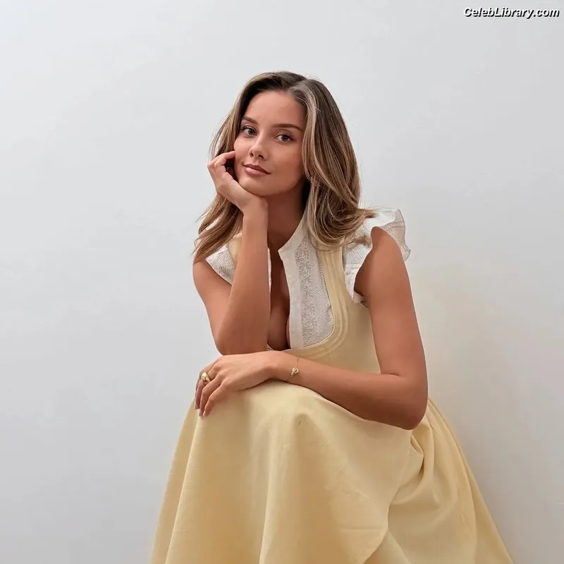 Nicola Cavanis photo 11 of 2358