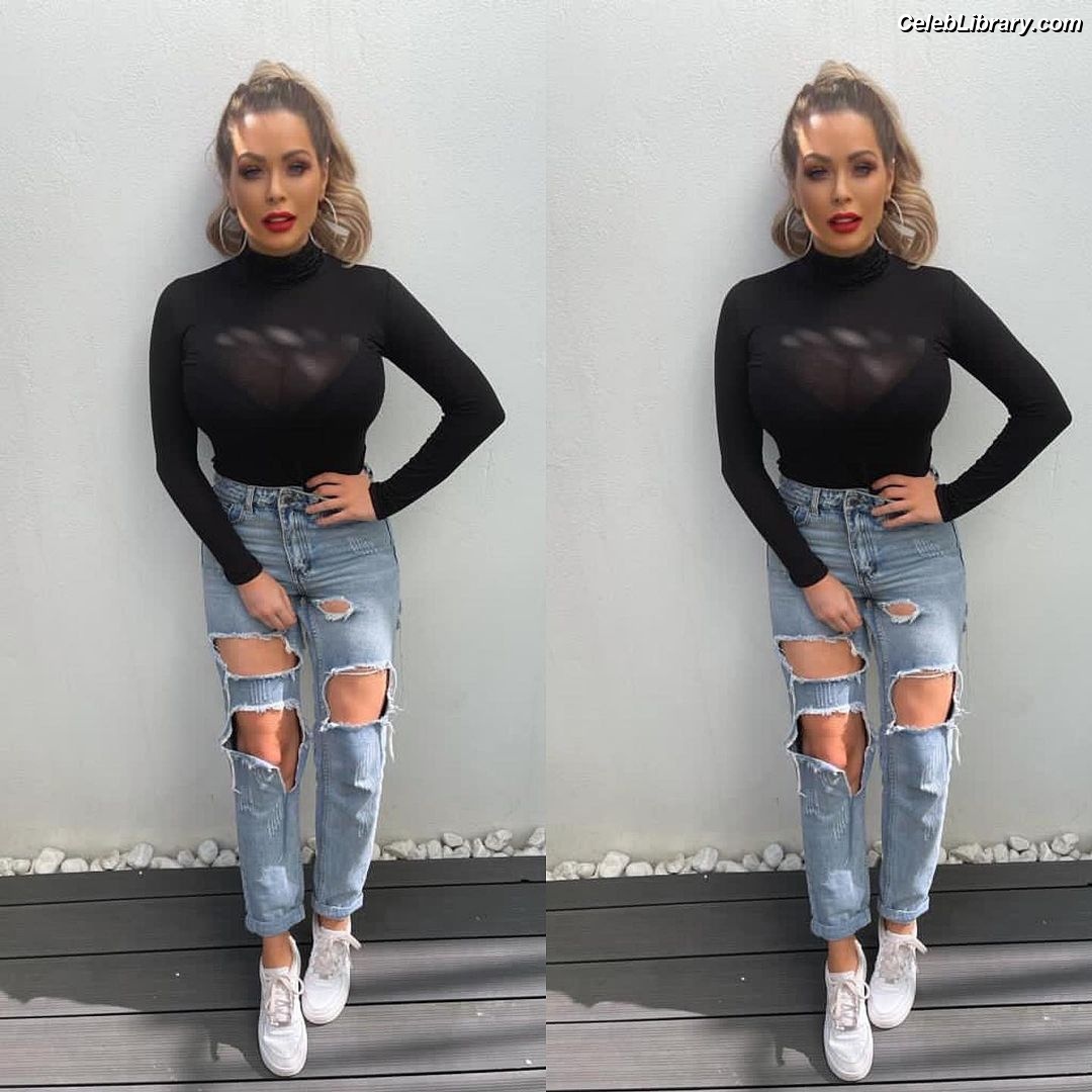 Nicola Mclean photo 2 of 4