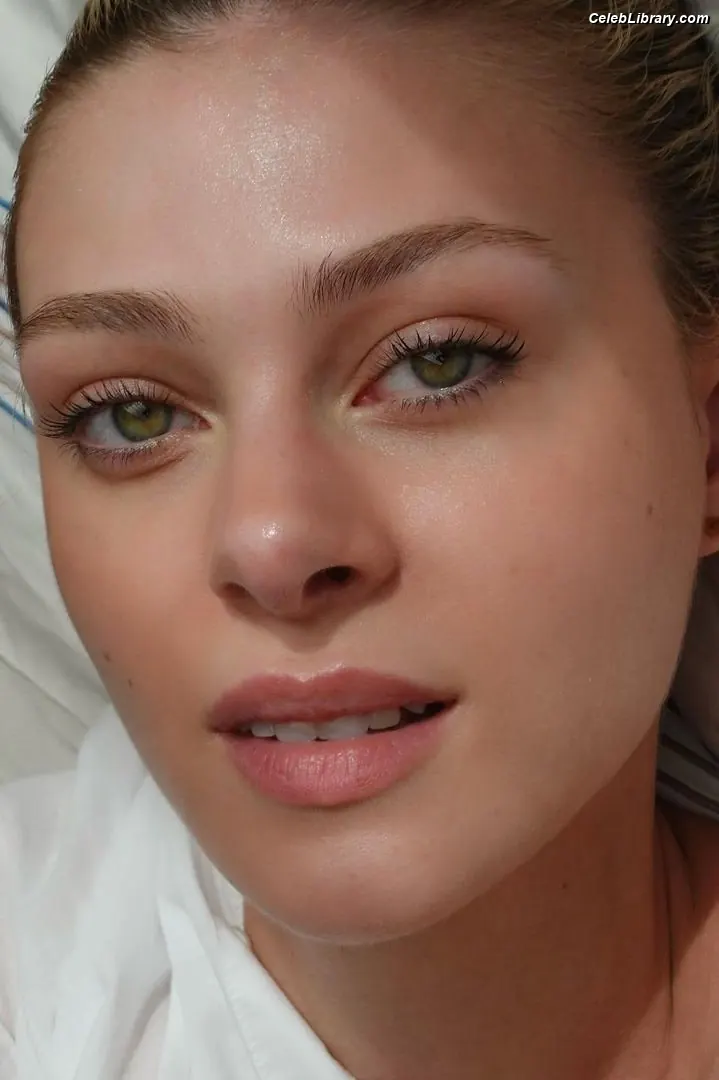 Nicola Peltz photo 15 of 240