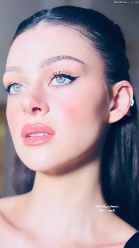 Nicola Peltz photo 14 of 241