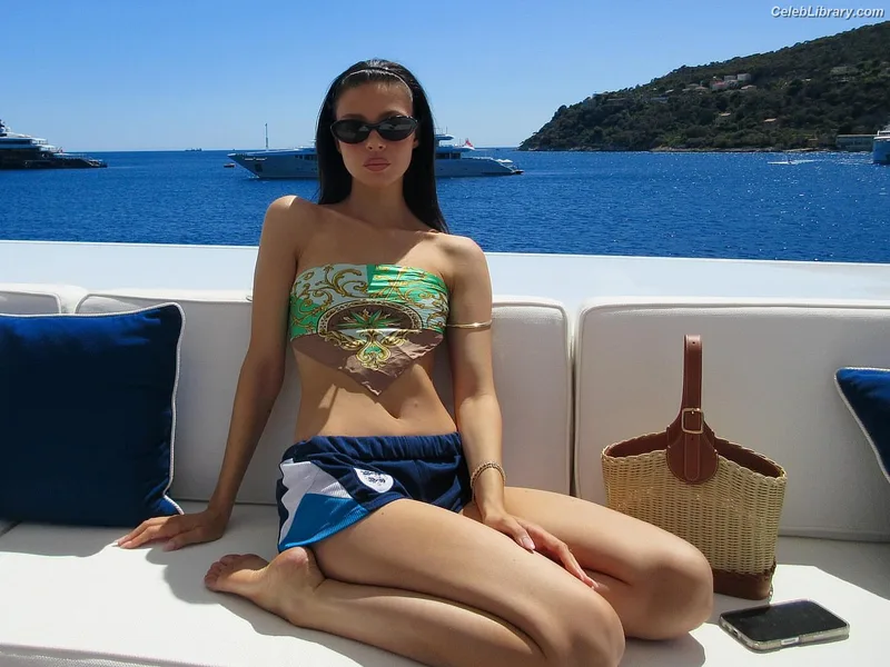 Nicola Peltz photo 8 of 241